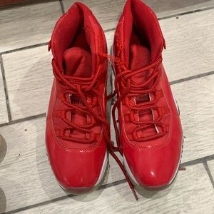 Jordan 11 Reds